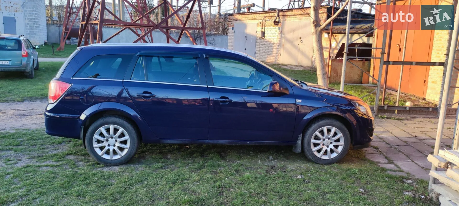 Opel Astra, 2011