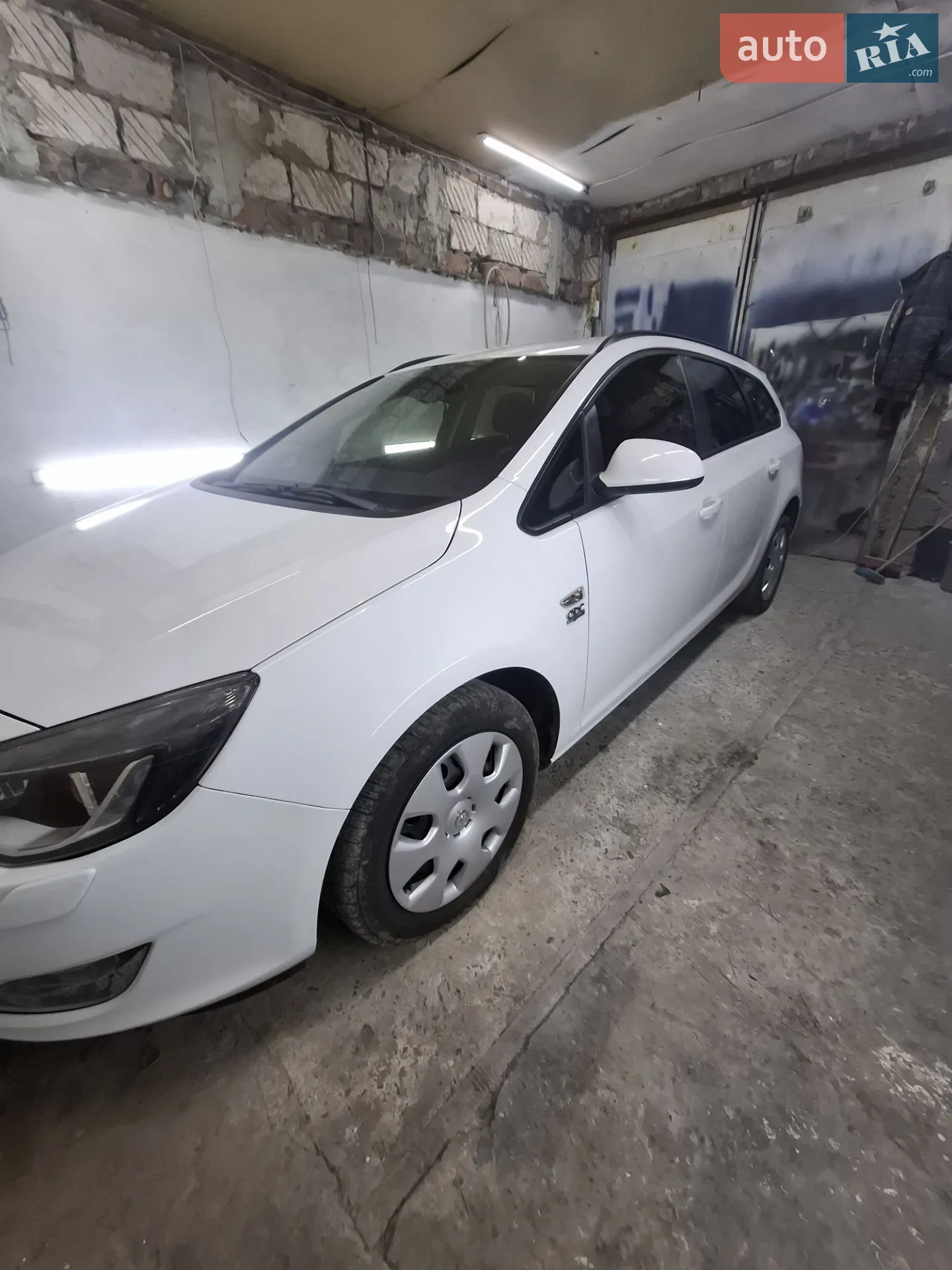 Opel Astra, 2011
