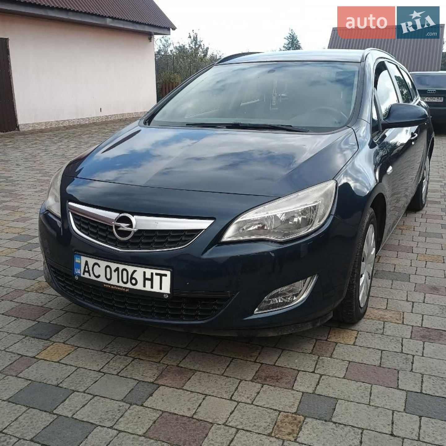 Opel Astra, 2011