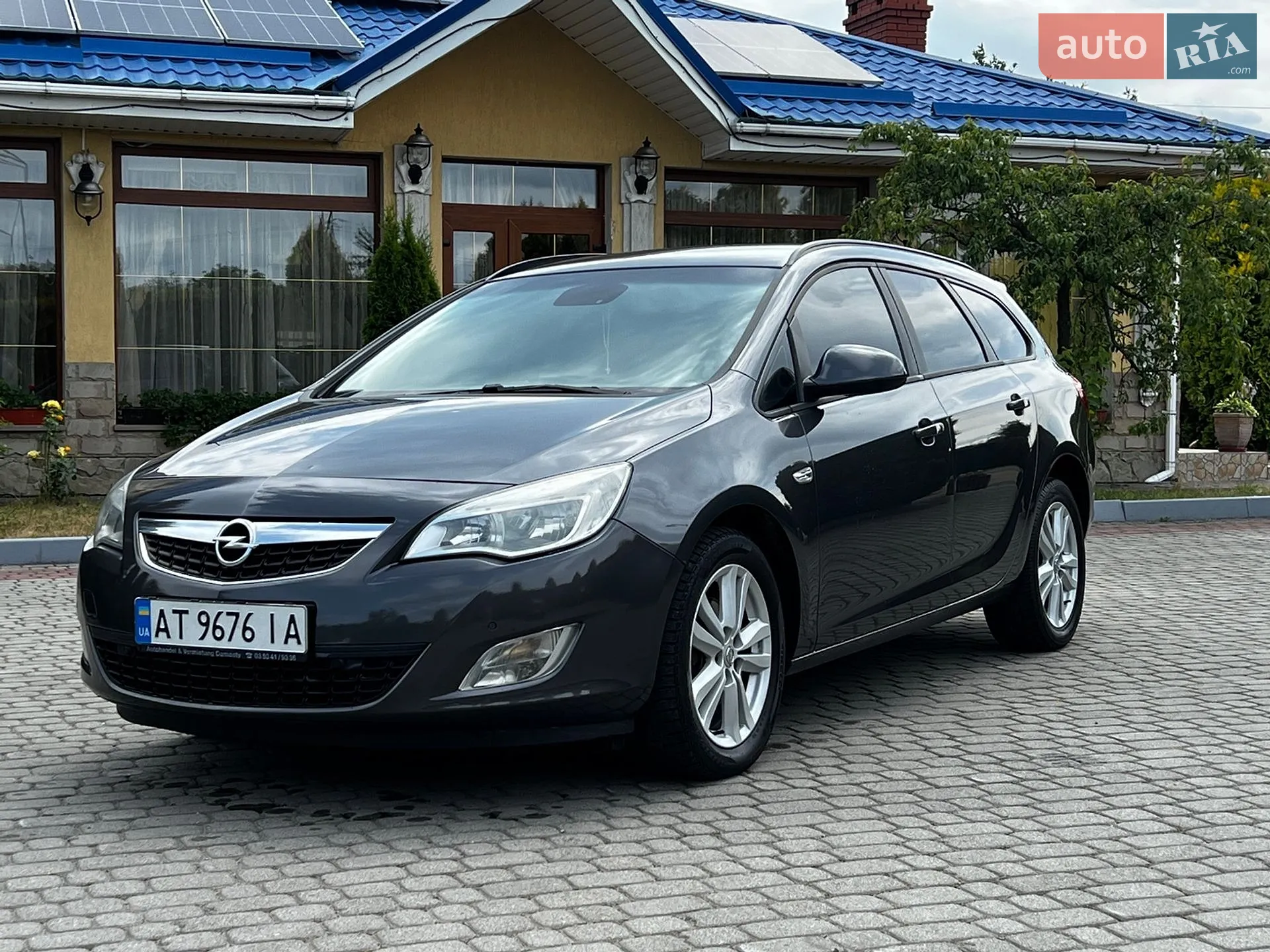 Opel Astra, 2011