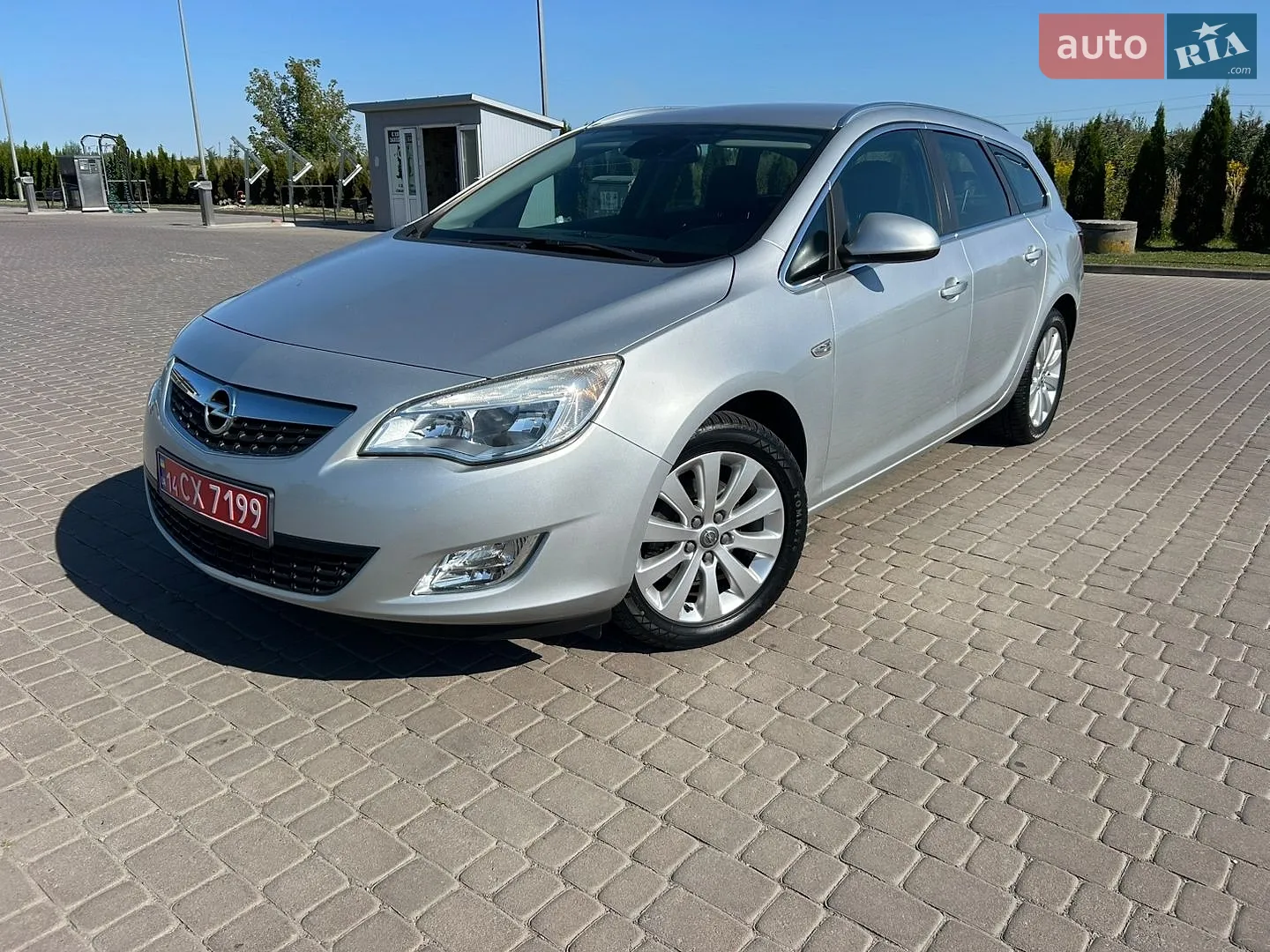 Opel Astra, 2011