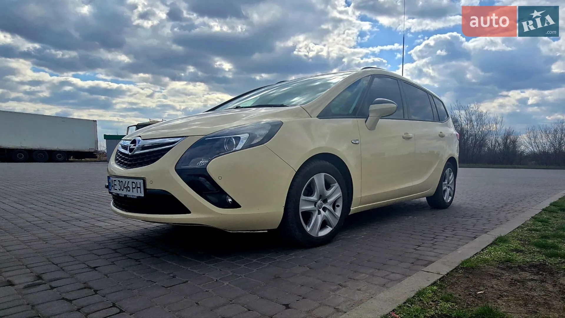Opel Zafira, 2016