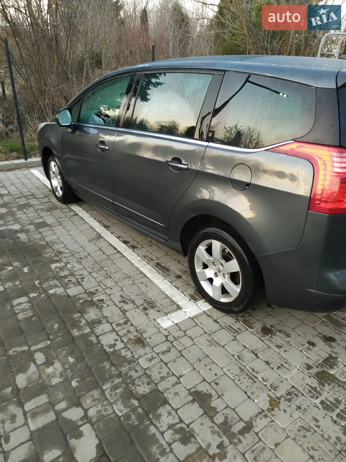Peugeot 5008, 2011