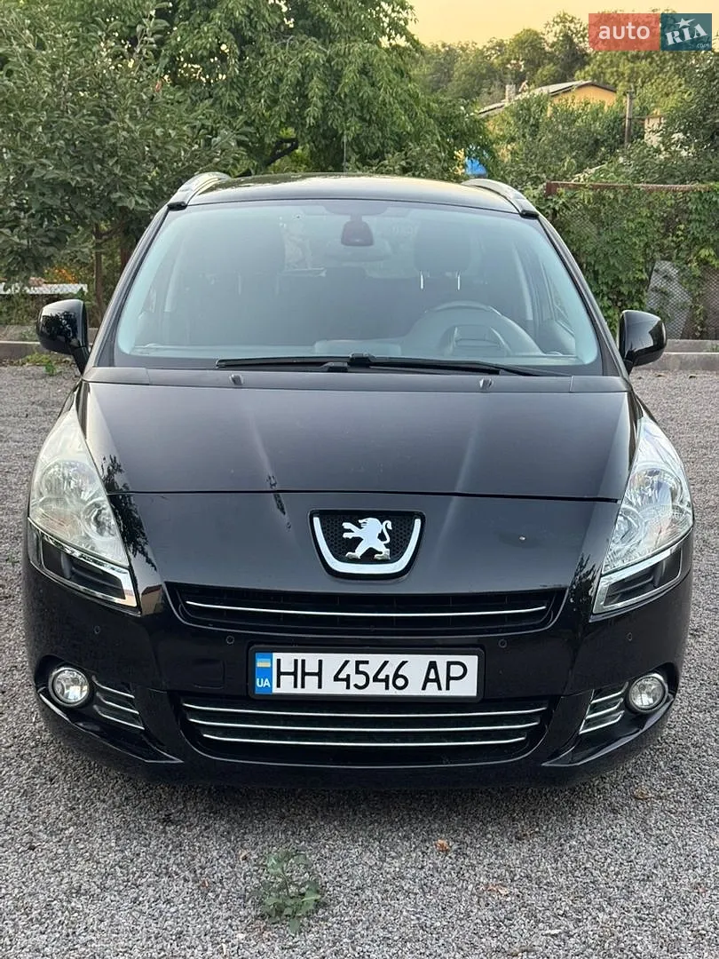 Peugeot 5008, 2011