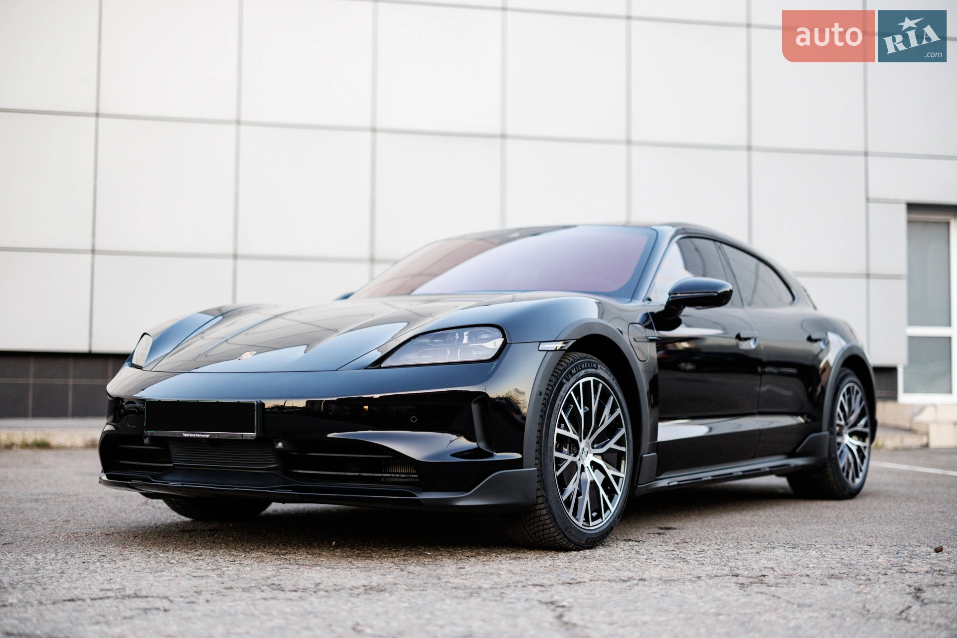 Porsche Taycan Cross Turismo, 2025