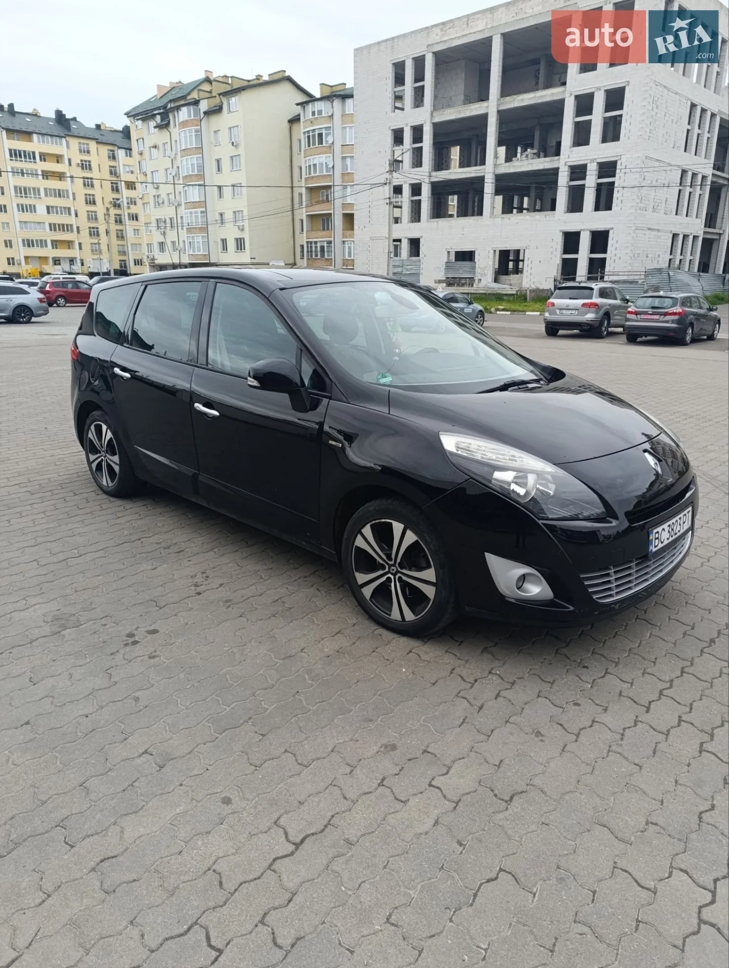 Renault Grand Scenic 2011 — 1