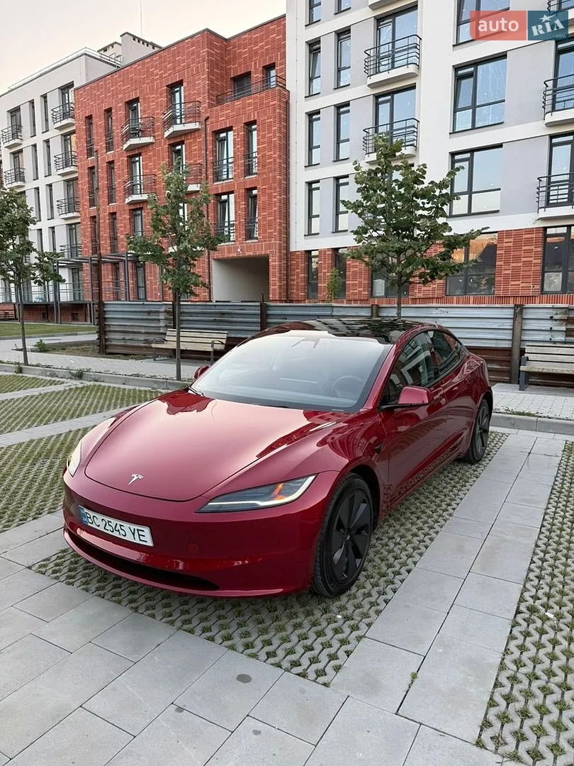 Tesla Model 3, 2024