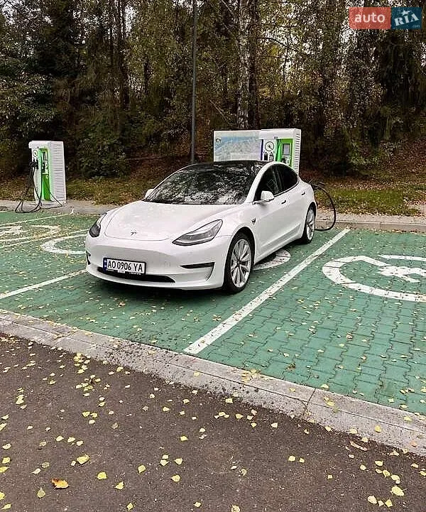 Tesla Model 3, 2019