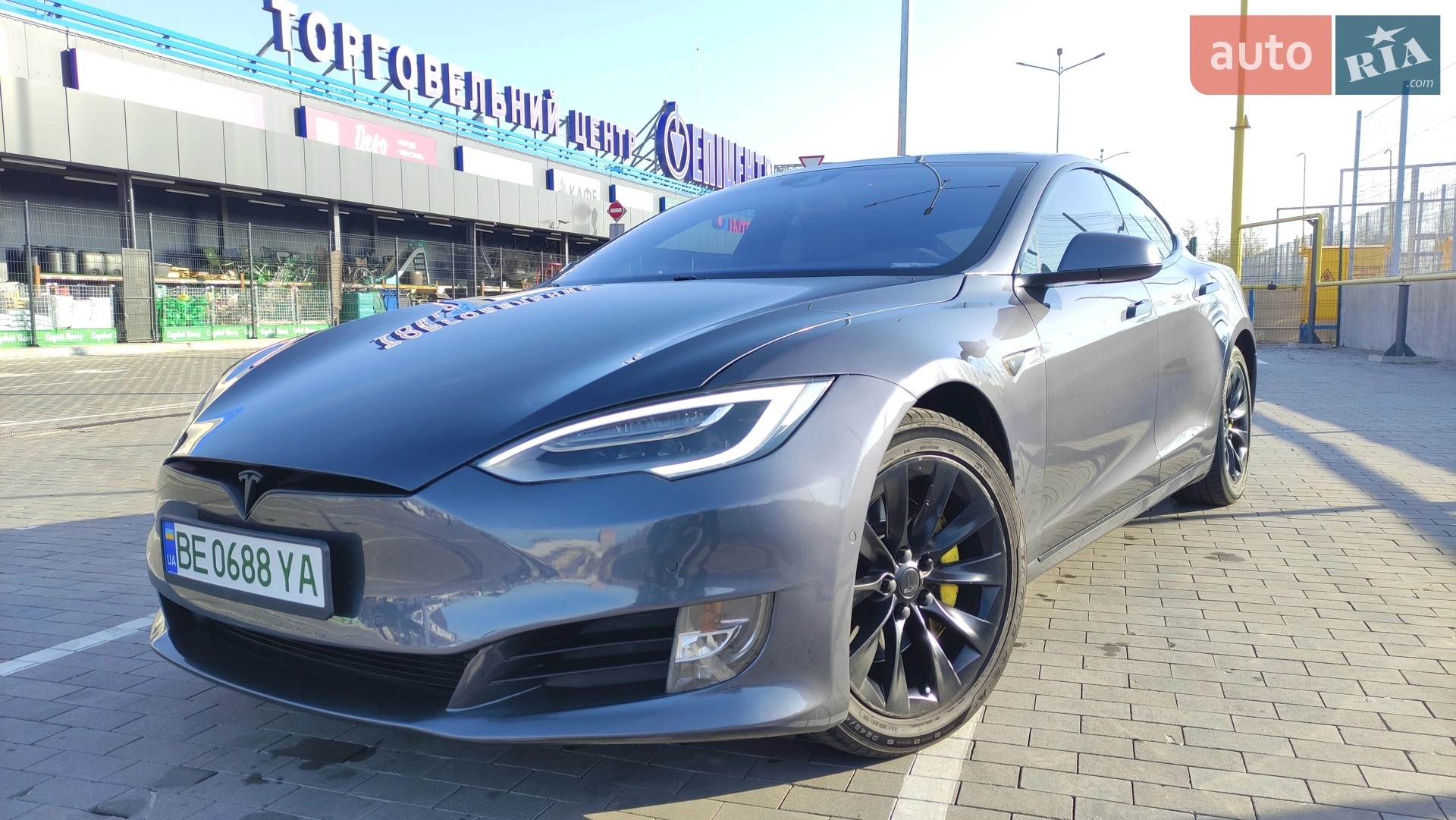 Tesla Model S, 2016