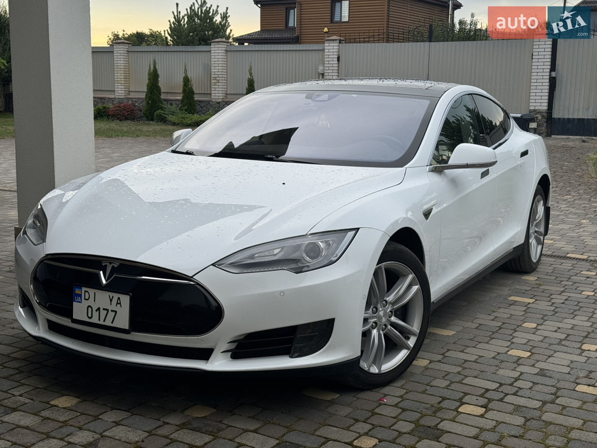 Tesla Model S, 2016