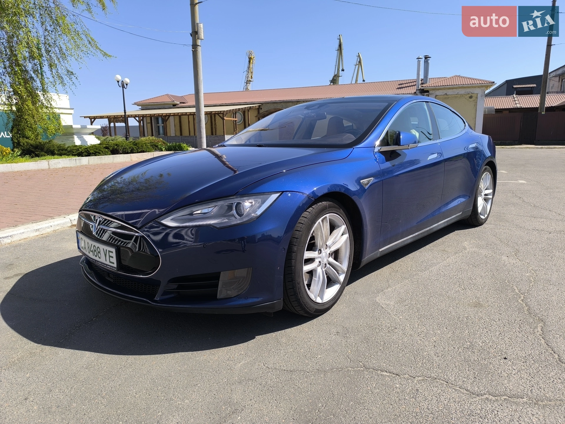 Tesla Model S, 2015