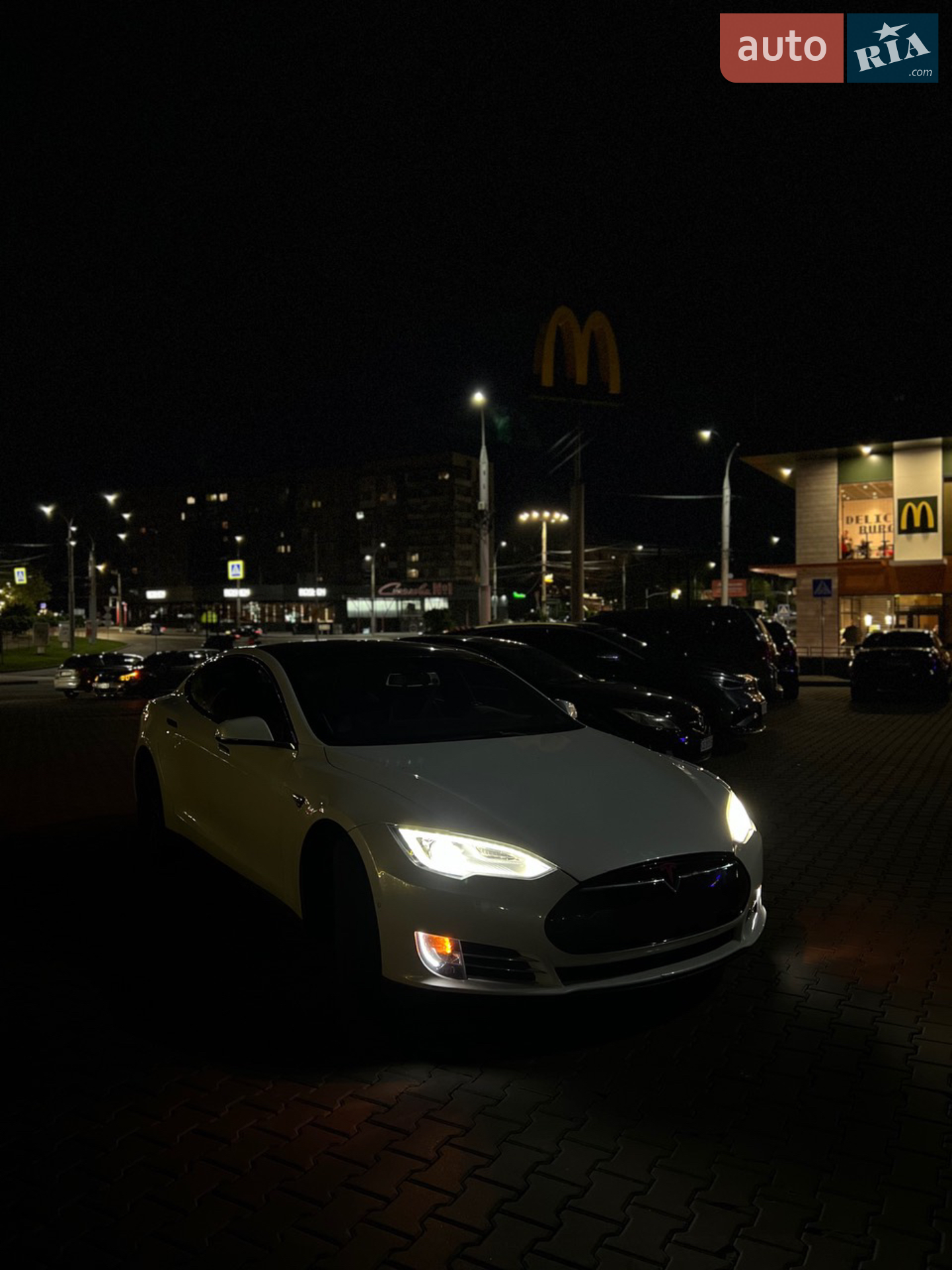 Tesla Model S, 2014