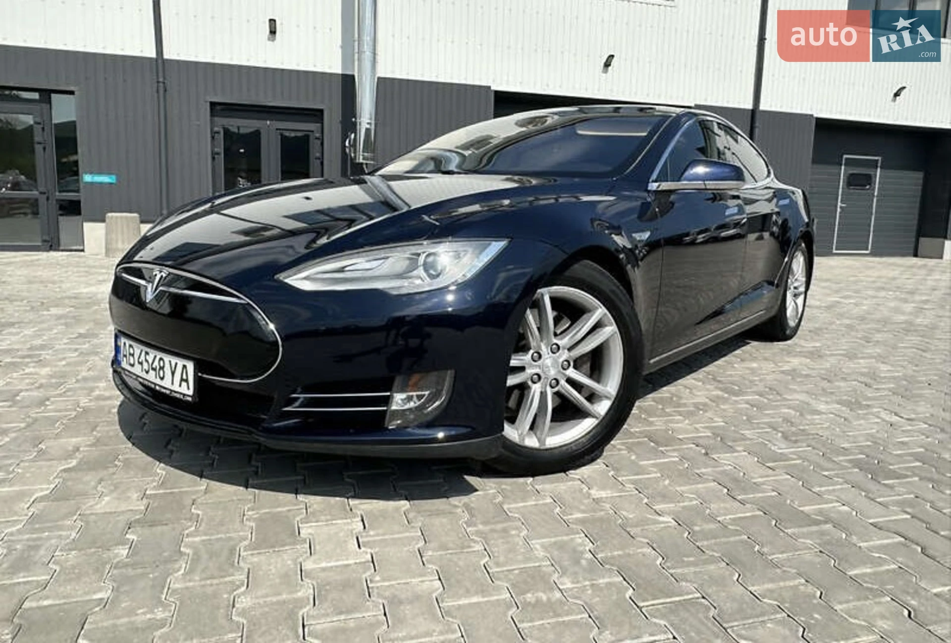 Tesla Model S, 2013