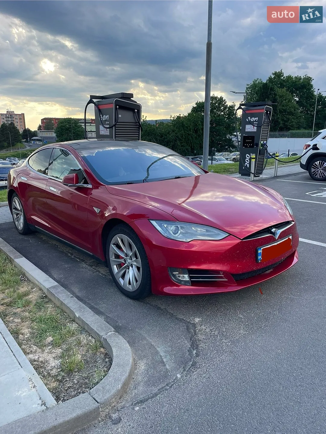 Tesla Model S, 2014