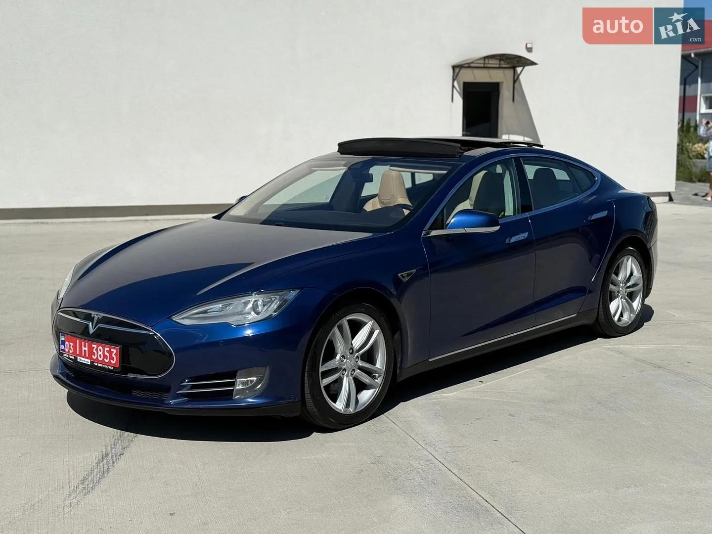 Tesla Model S, 2015