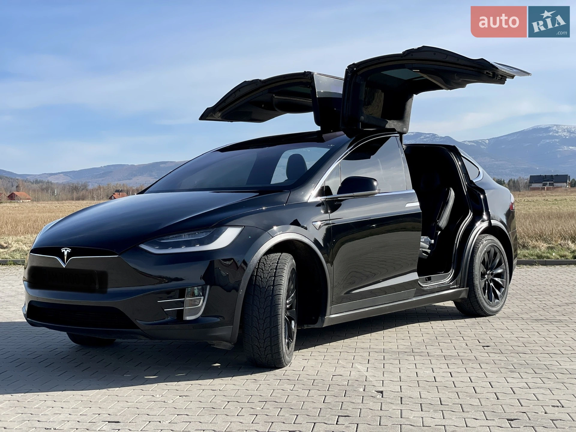 Tesla Model X, 2017
