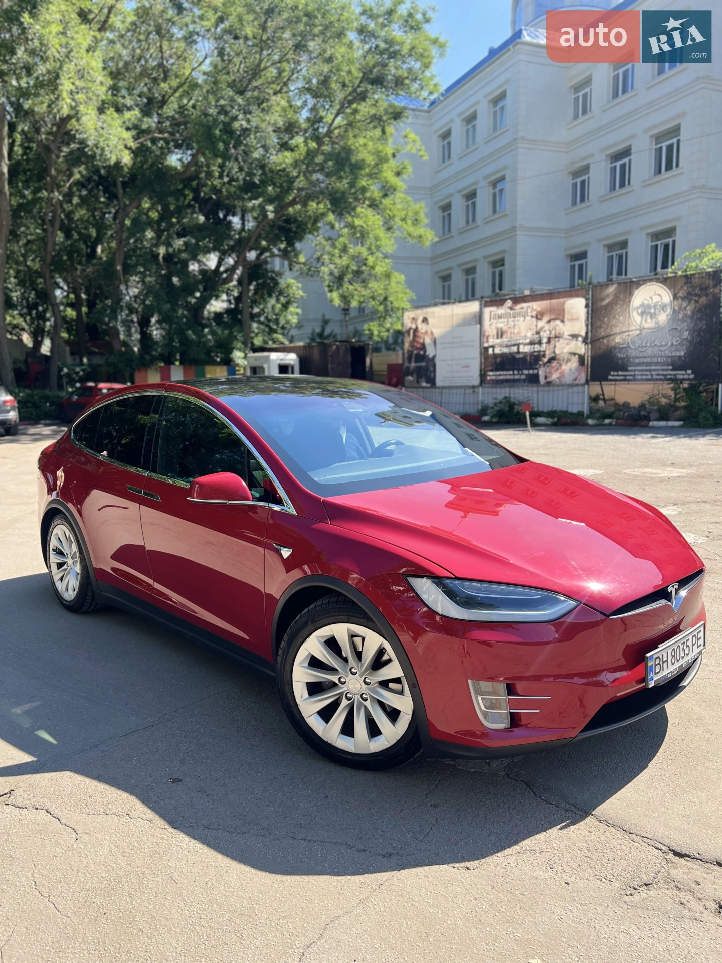 Tesla Model X, 2016
