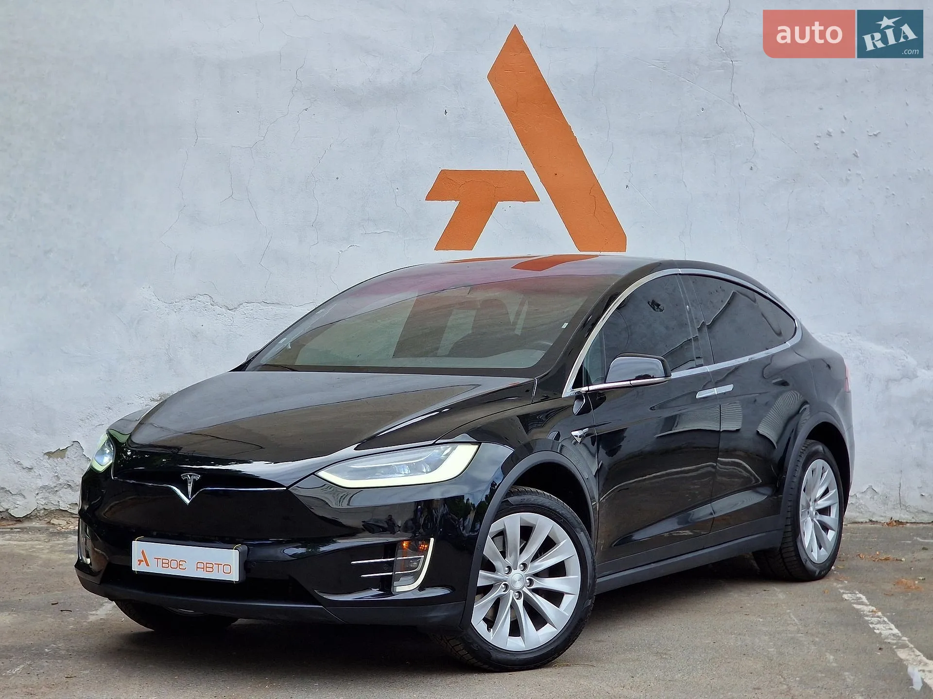 Tesla Model X, 2017