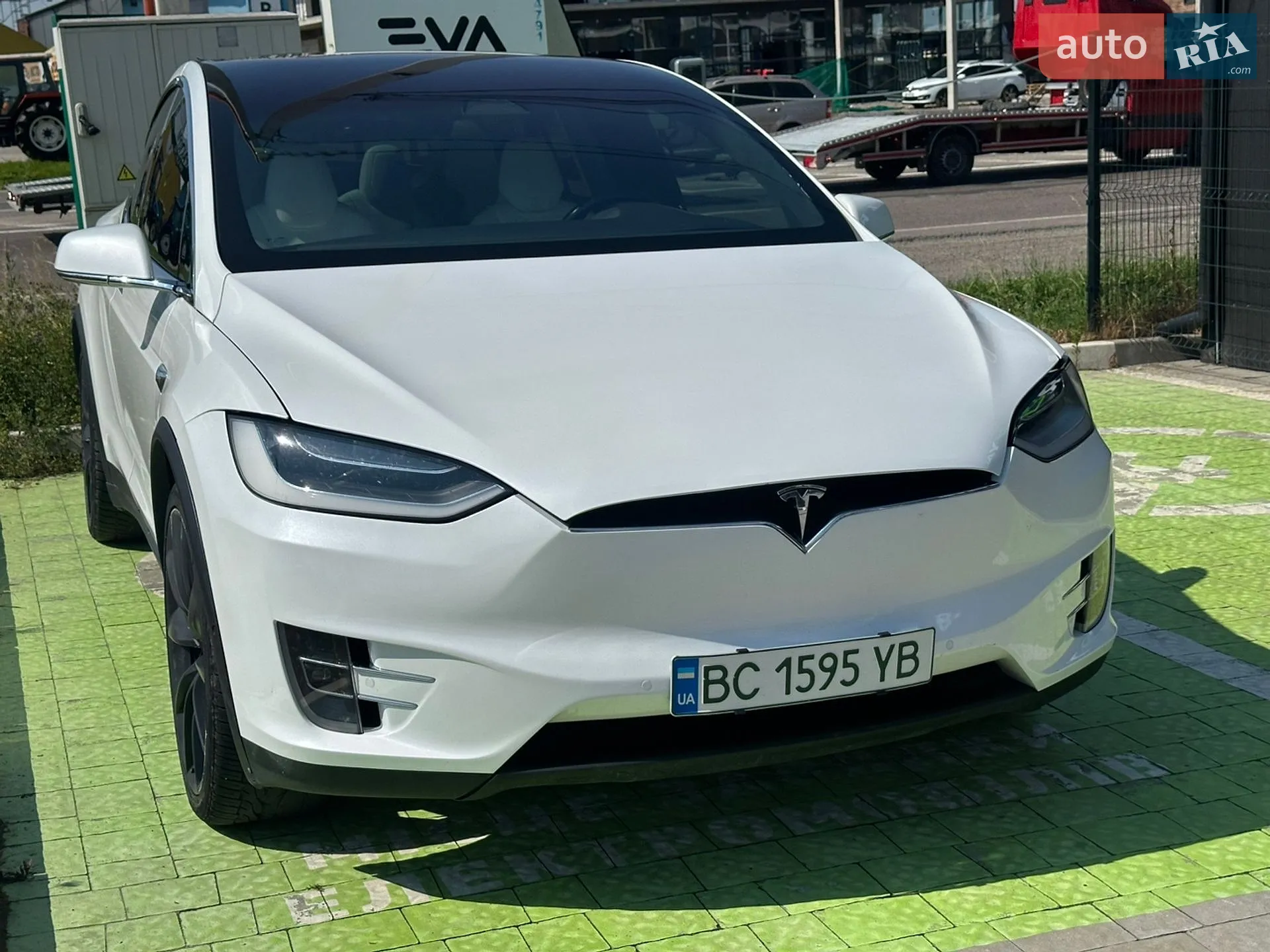Tesla Model X, 2016