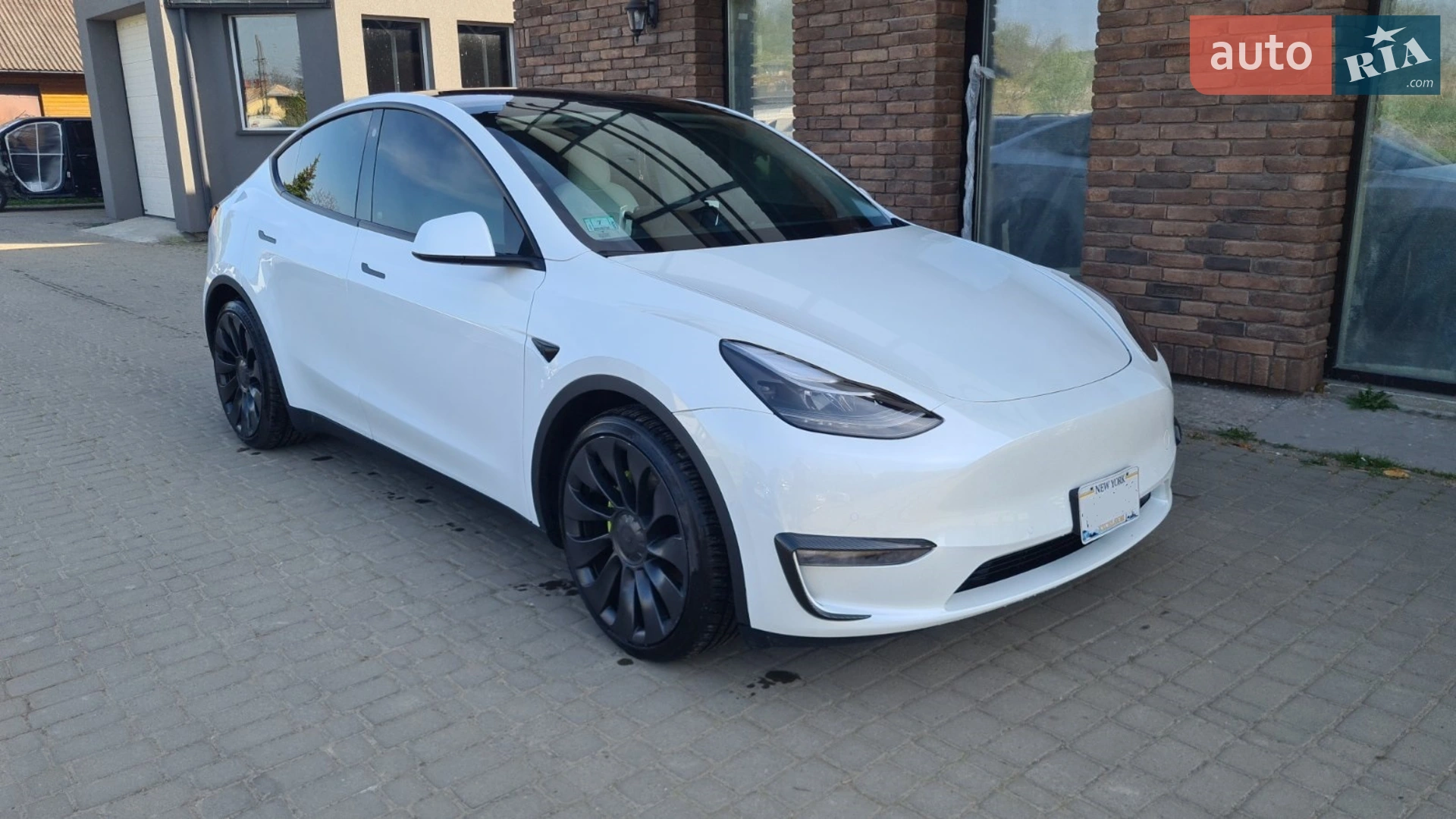 Tesla Model Y, 2022