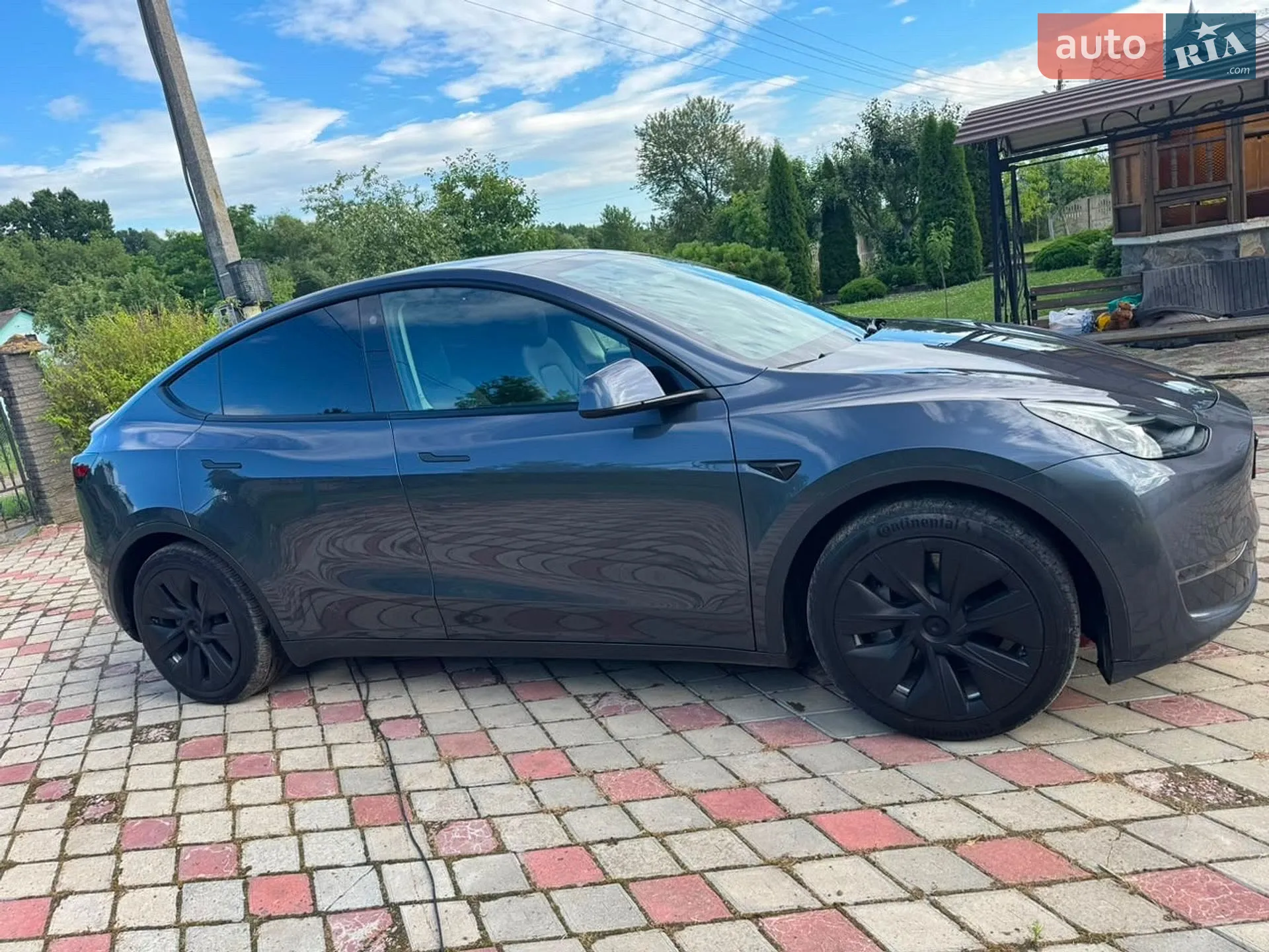 Tesla Model Y, 2023