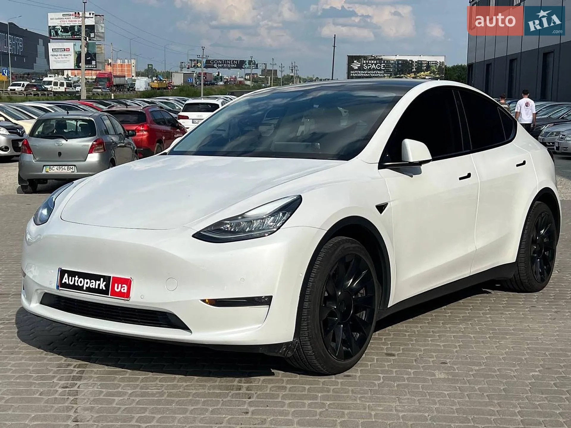 Tesla Model Y, 2021