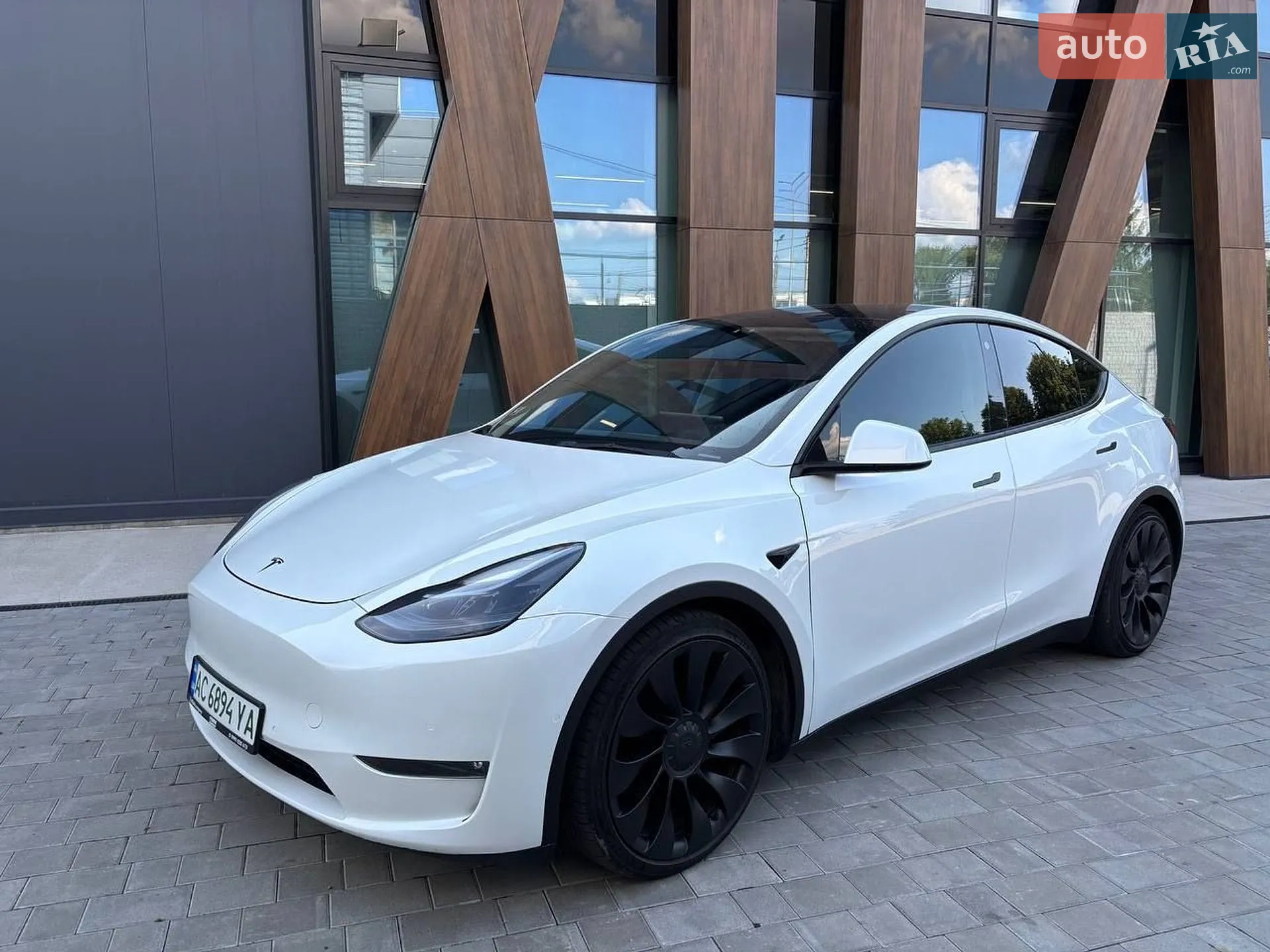 Tesla Model Y, 2021
