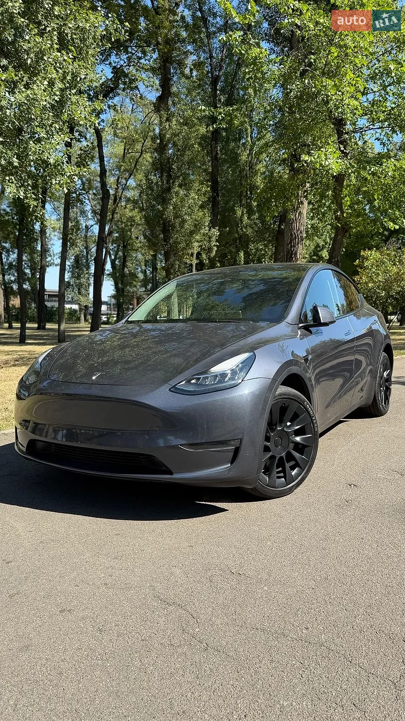 Tesla Model Y, 2023