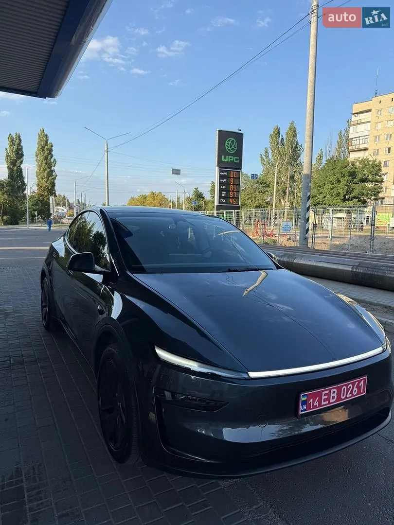 Tesla Model Y, 2026