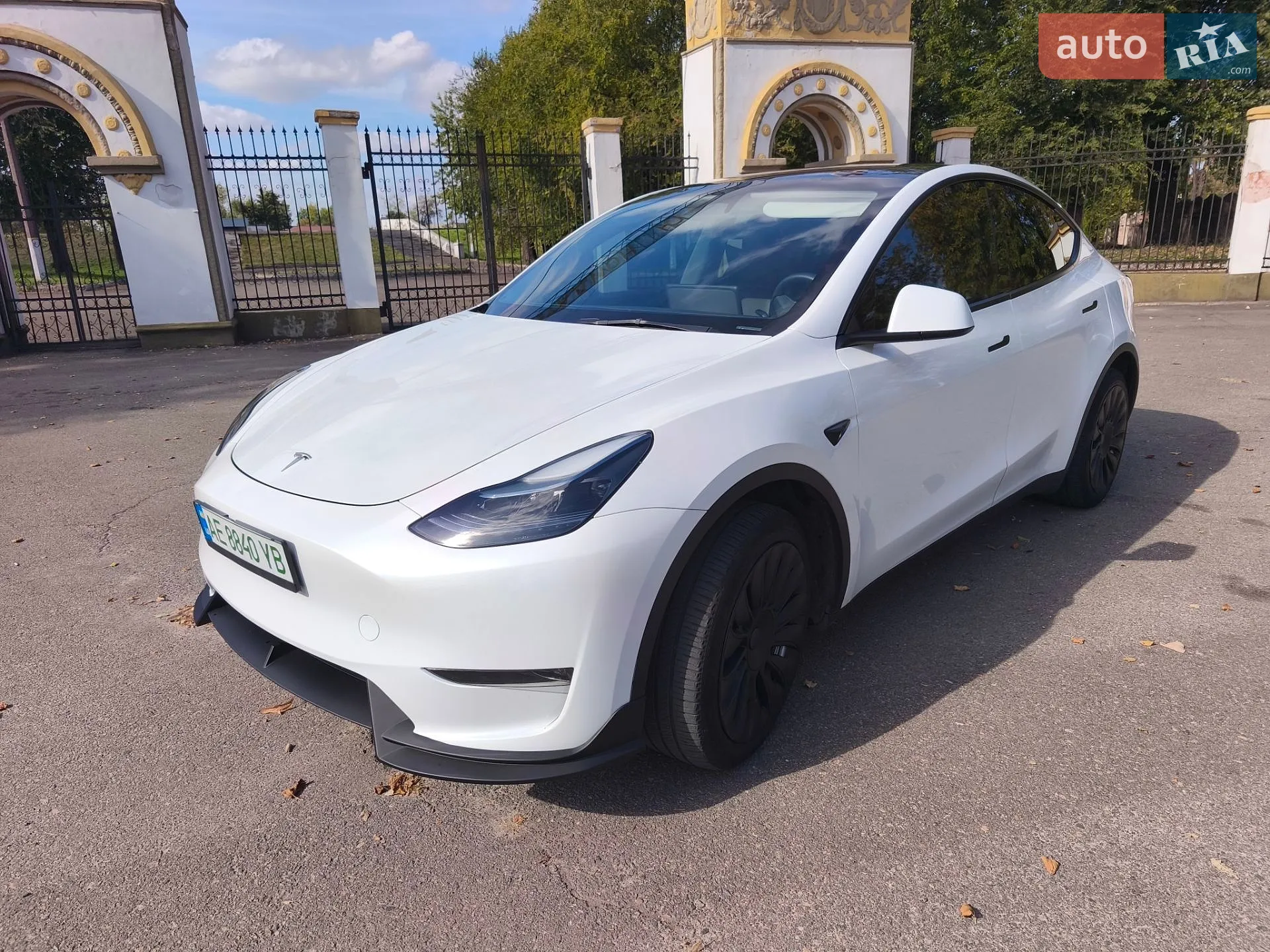 Tesla Model Y, 2023