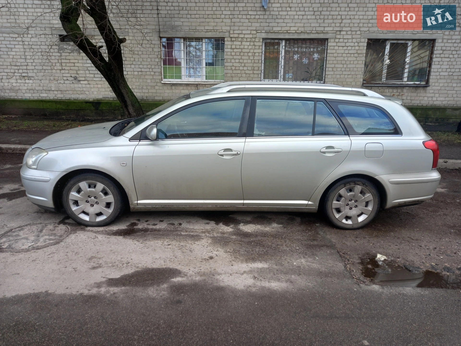 Toyota Avensis, 2004