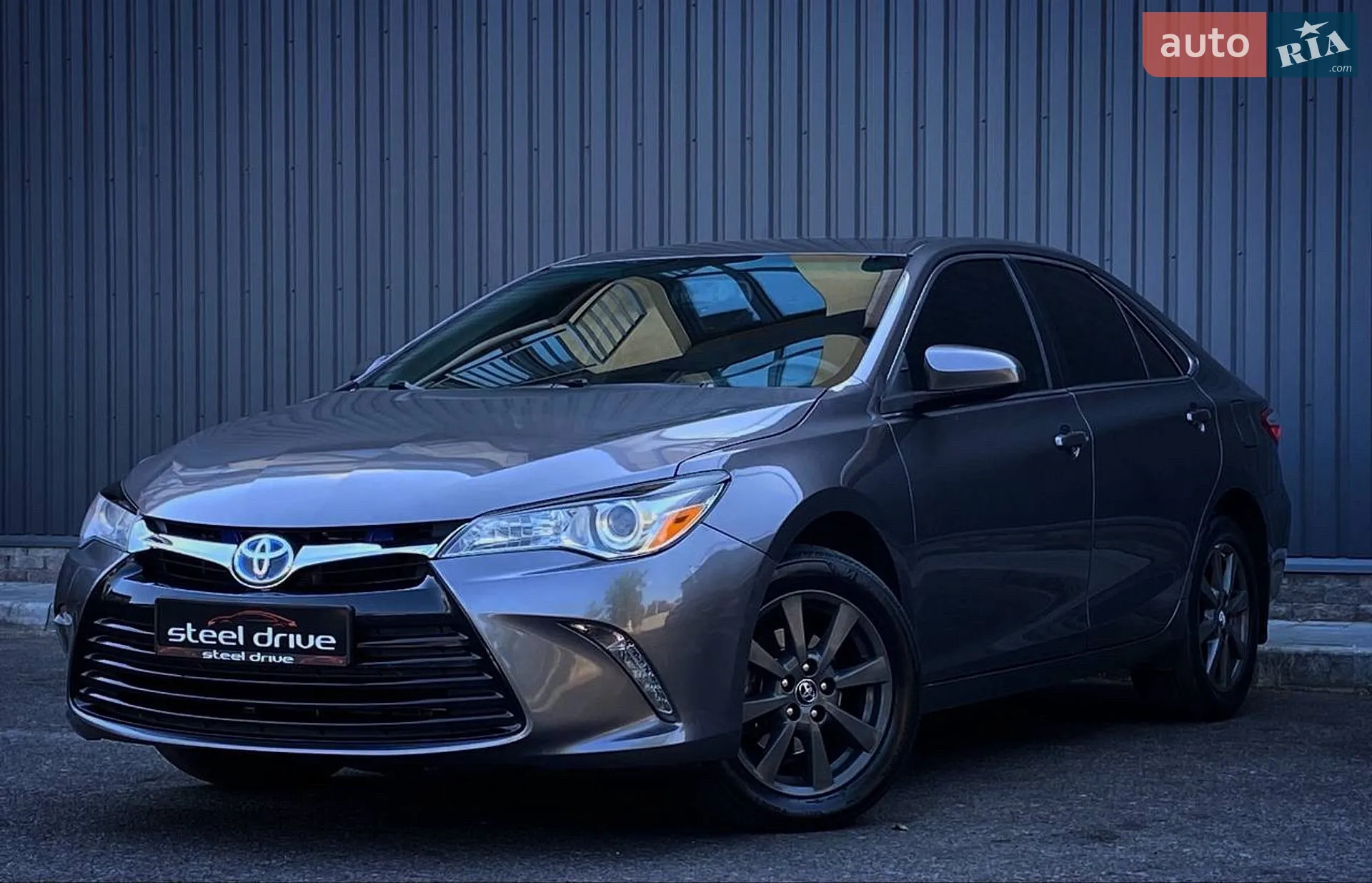 Toyota Camry, 2016