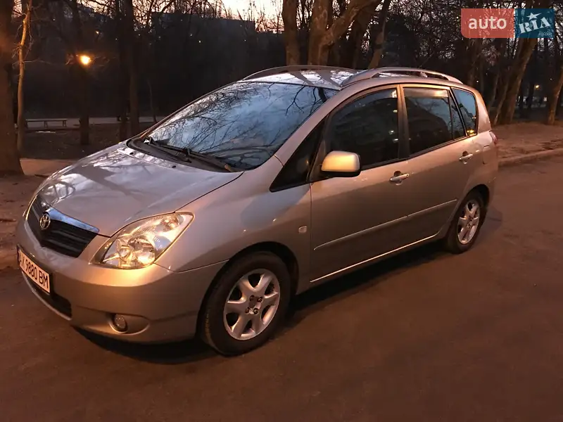 Toyota Corolla Verso, 2003