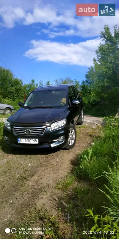 Toyota RAV4, 2011