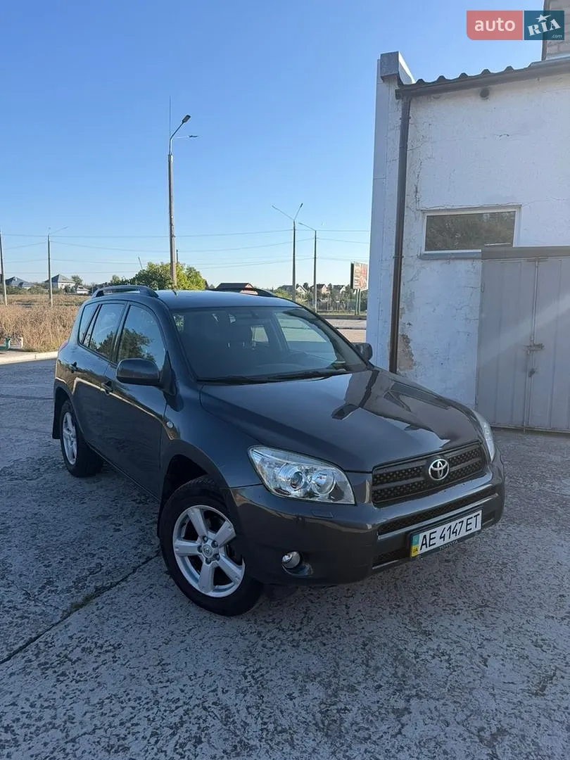 Toyota RAV4, 2005
