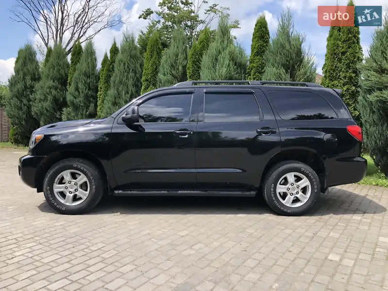 Toyota Sequoia, 2010