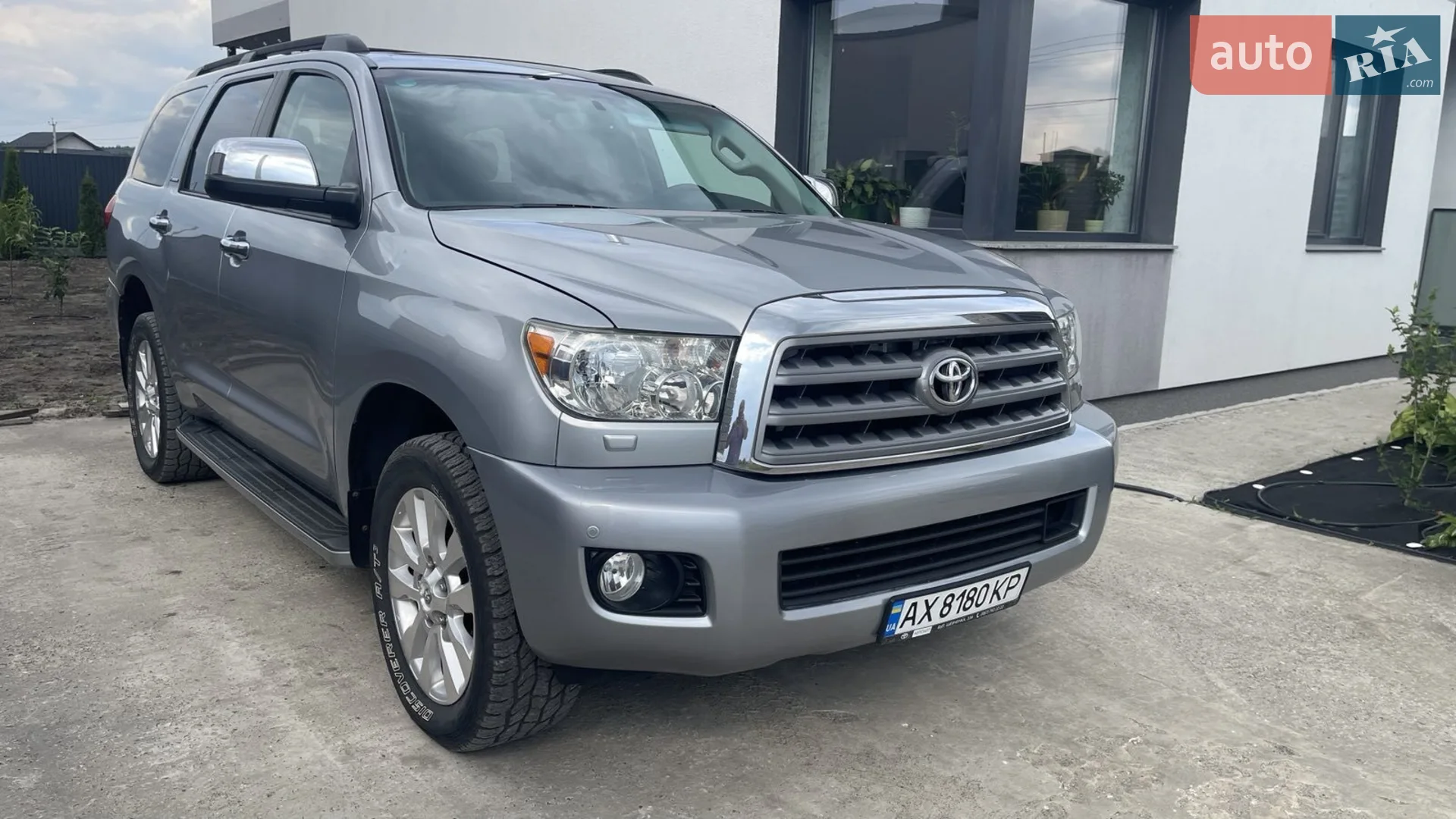 Toyota Sequoia, 2011