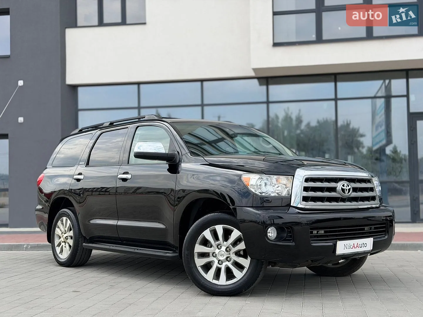 Toyota Sequoia, 2013
