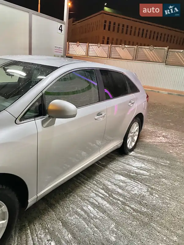 Toyota Venza, 2011