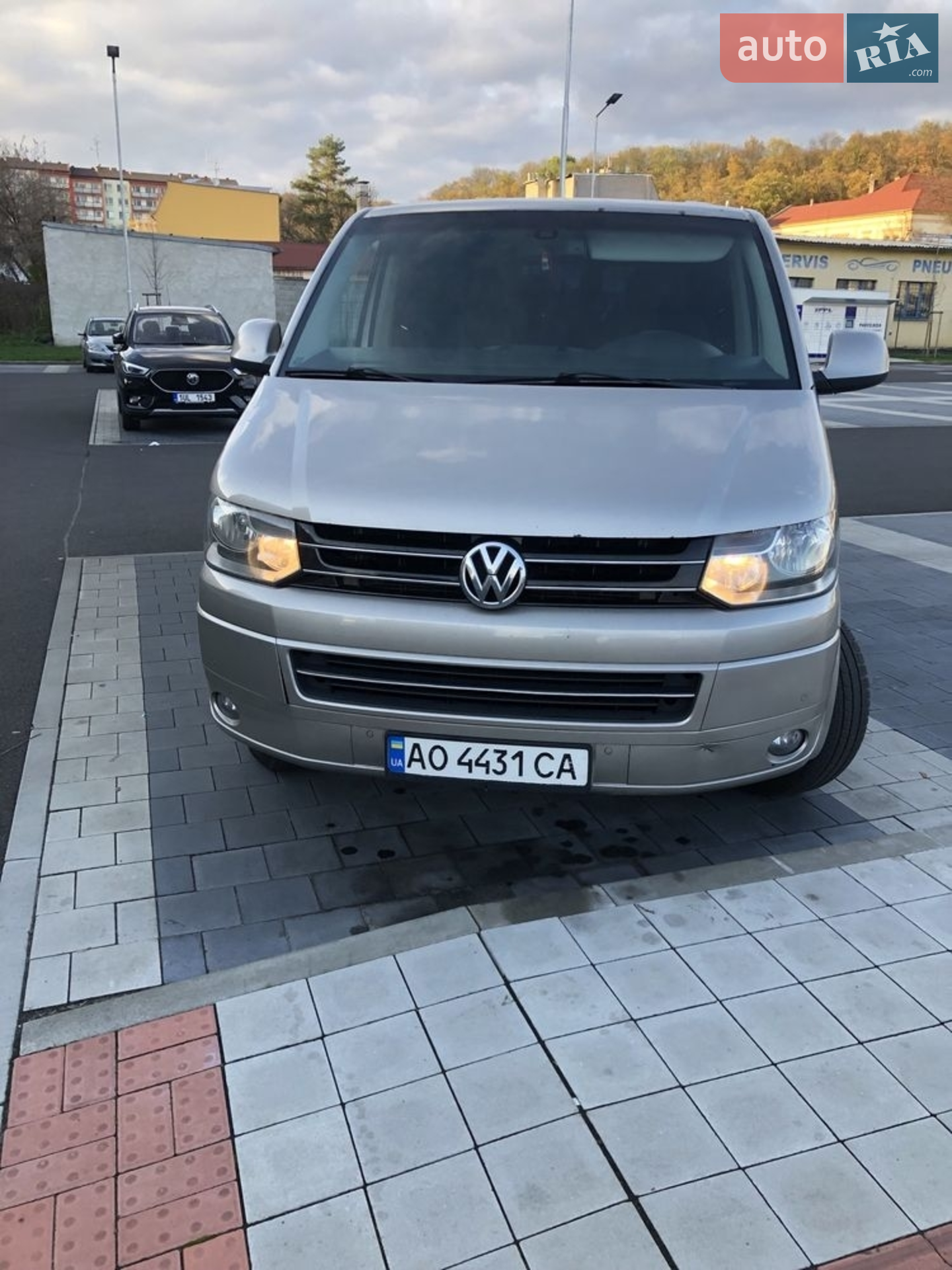 Volkswagen Caravelle, 2011