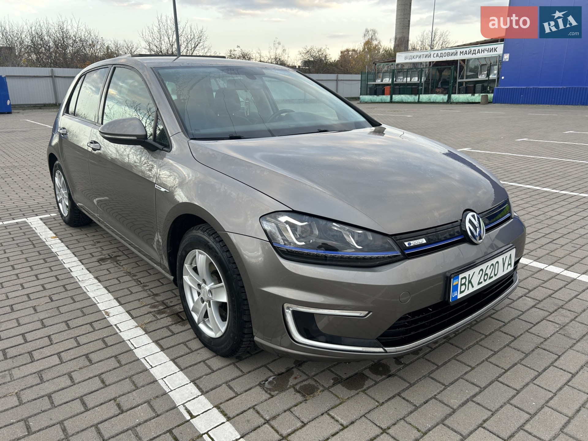 Volkswagen e-Golf, 2014