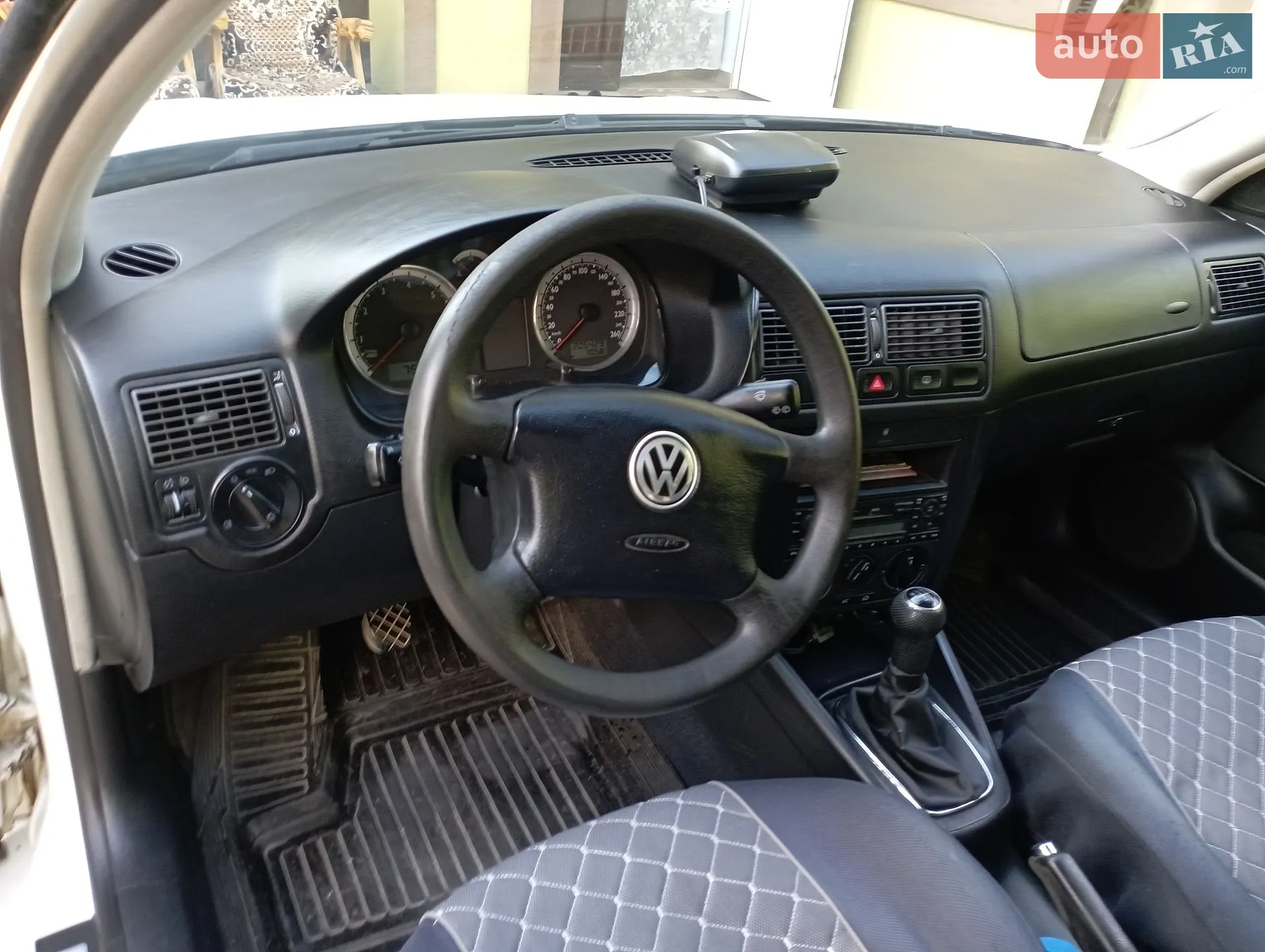 Volkswagen Golf, 2004