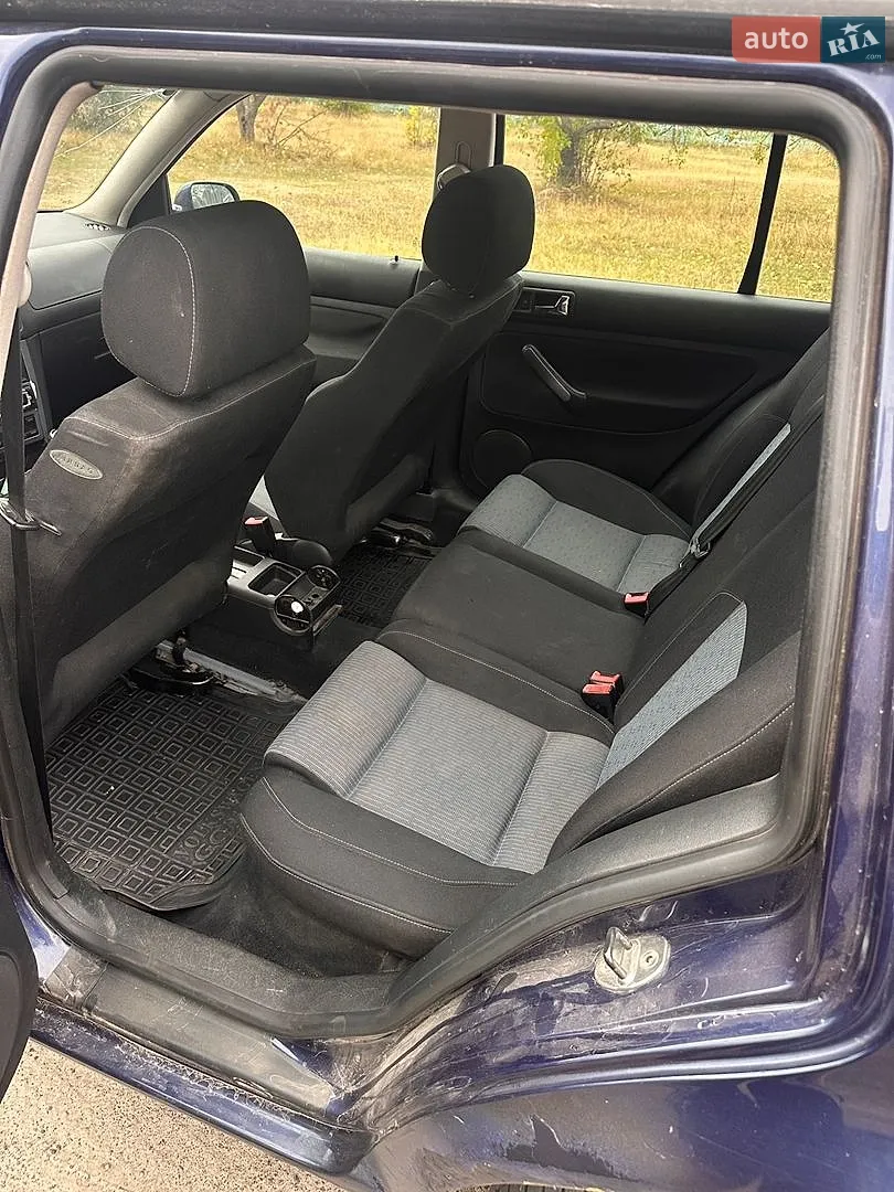 Volkswagen Golf, 2005