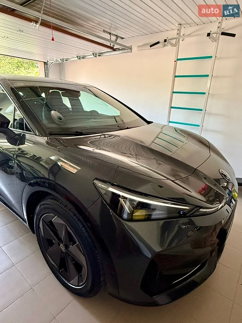 Volkswagen ID.UNYX 06, 2025
