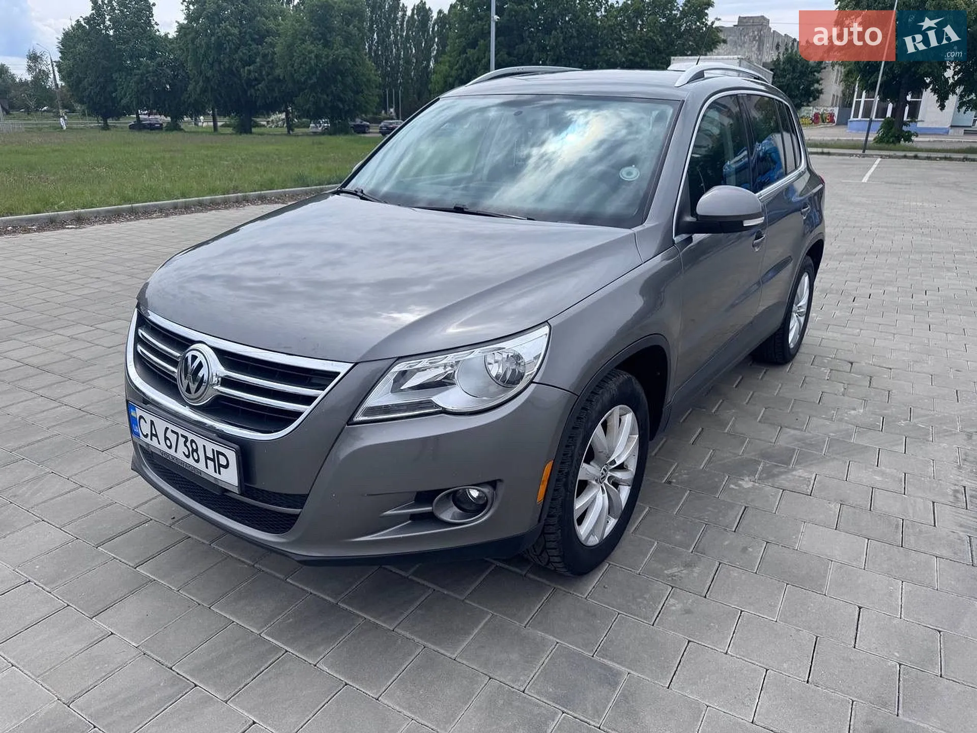 Volkswagen Tiguan, 2011