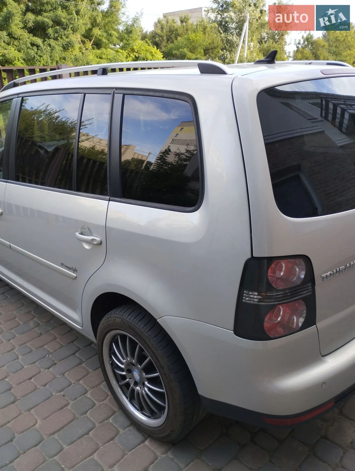 Volkswagen Touran, 2010