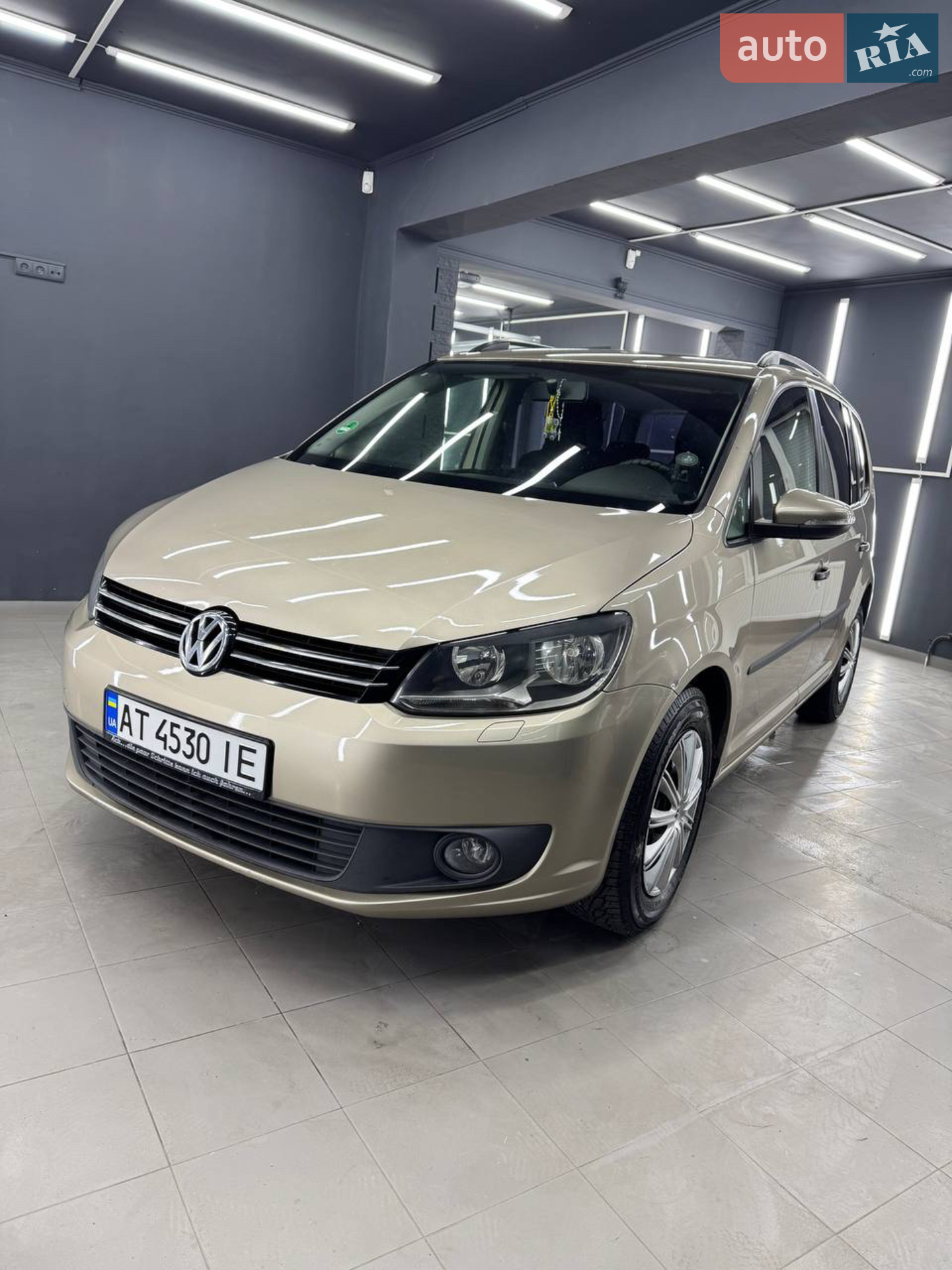 Volkswagen Touran, 2012