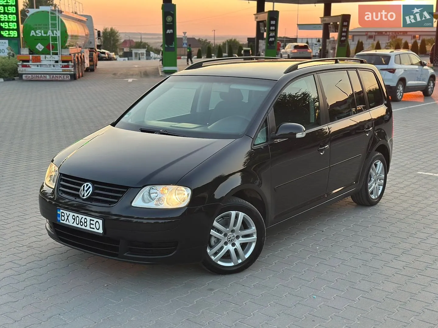 Volkswagen Touran, 2004