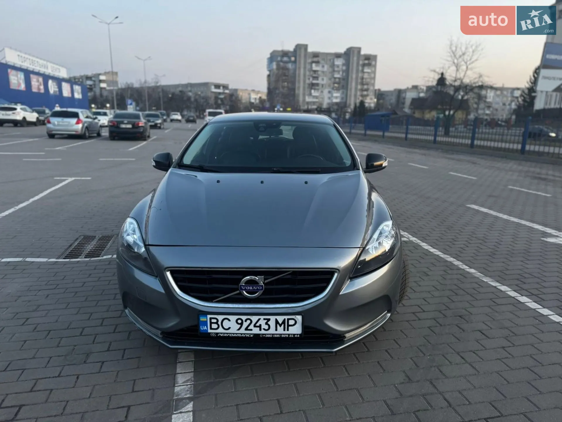 Volvo V40, 2015