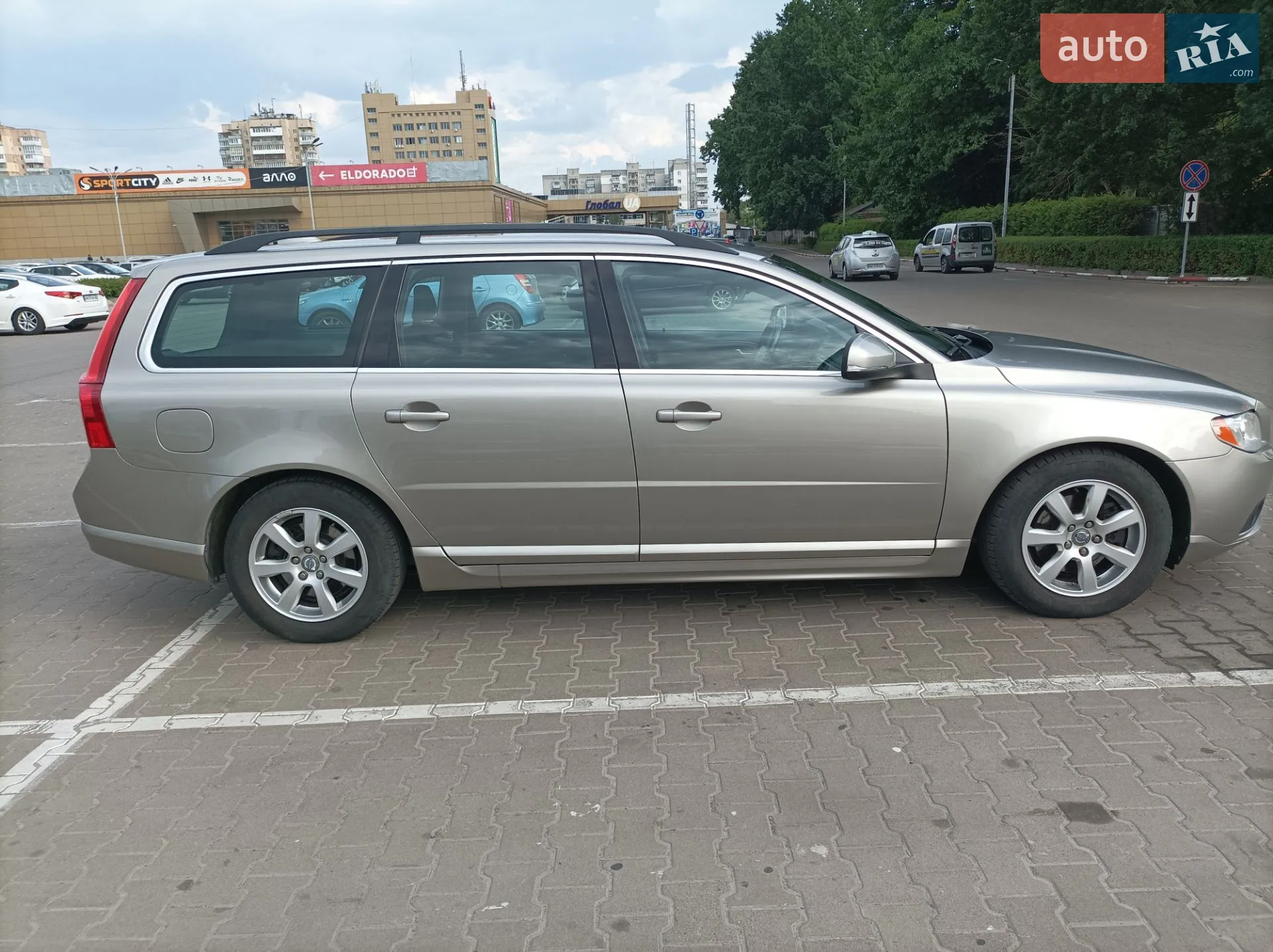 Volvo V70, 2011